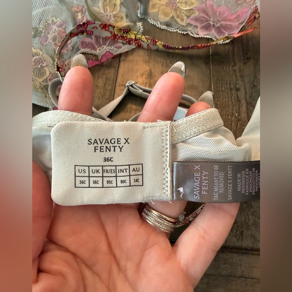 SAVAGE X Fenty Mod Poppy Lace Bra, size 36C - Picture 10 of 11